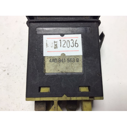 Audi A6 C4 Arka Sis Farı Düğmesi 4A0941563B