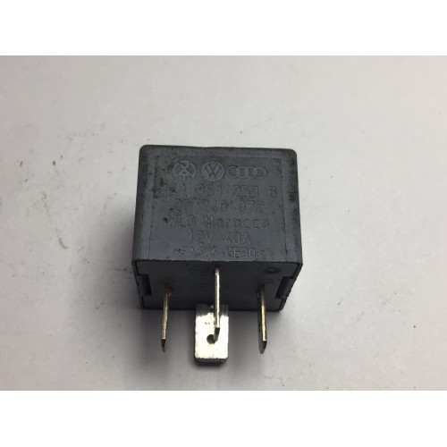 Volkswagen Audi Skoda Röle 141951253B 20240072