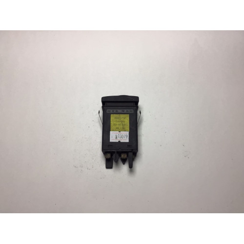 Audi A4 B5 Dörtlü Flaşör Düğmesi 8D0941509C