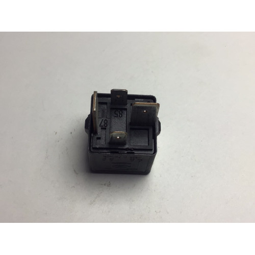 Volkswagen Audi 460 Siyah Röle V23134-J52-X430 1K0951253A