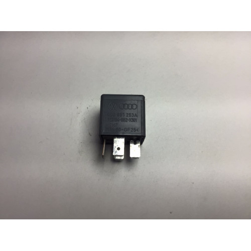 Audi A4 S4 Röle V23134-B52-X301 8D0951253A