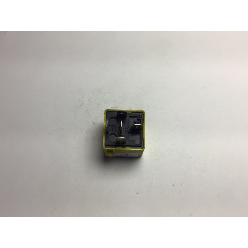 Mercedes Çok Amaçlı Sarı Röle A0025421419 V23134-A52-X335