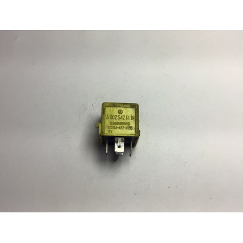 Mercedes Çok Amaçlı Sarı Röle A0025421419 V23134-A52-X335