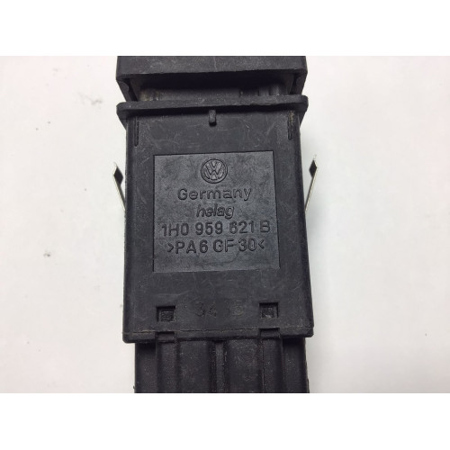 Volkswagen Golf 3 Arka Cam Rezistans Anahtarı 1H0959621B