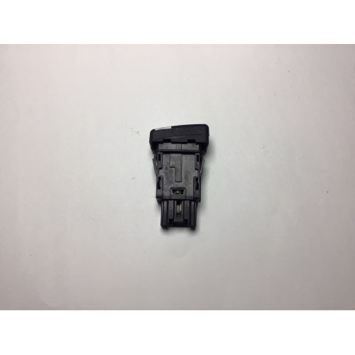Mazda 3 Dörtlü Flaşör Düğmesi 03750330