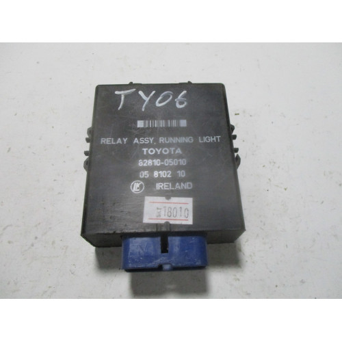 Toyota Carina Işık Rölesi 82810-05010 
