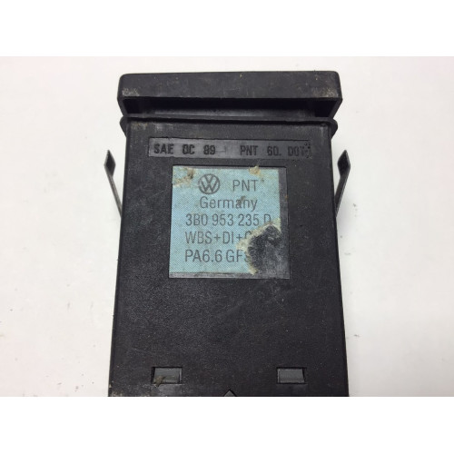 Volkswagen Passat B5 Dörtlü Flaşör Düğmesi 3B0953235D