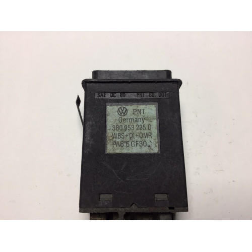 Volkswagen Passat B5 Dörtlü Flaşör Düğmesi 3B0953235D