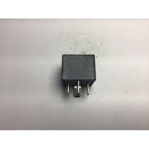 Volkswagen Audi Skoda Röle 141951253B 20240072
