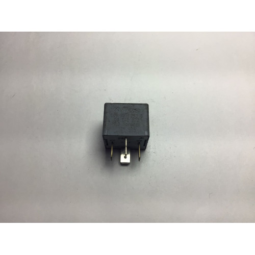 Volkswagen Audi Skoda Röle 141951253B 20240072