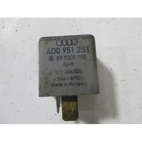 Volkswagen Audi Seat Skoda Yakıt Pompa Rölesi 4D0951253