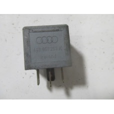 Volkswagen Audi Seat Skoda Röle 443951253K