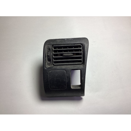 Toyota Corolla Sol Hava Difüzörü 55686-02030