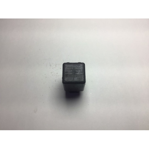 Nissan 12V 2 Pin Röle 24330C9900