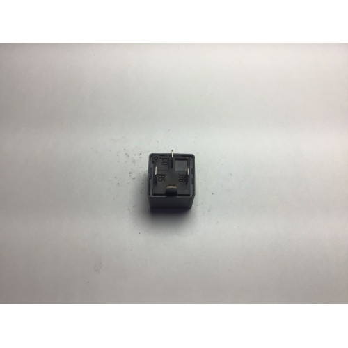 Audi A4 S4 Röle V23134-B52-X301 8D0951253A