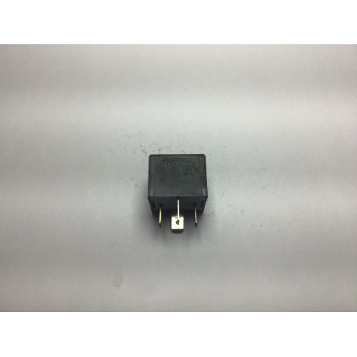 Volkswagen Audi Skoda Röle 141951253B 20240072
