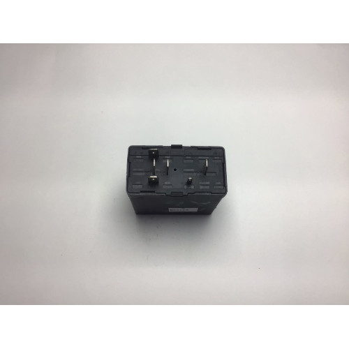 Volkswagen Audi Seat Skoda Röle 4A0907440 05020500