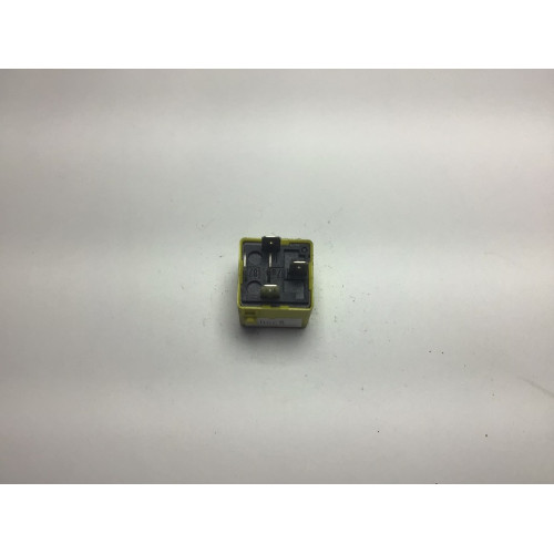 Mercedes Çok Amaçlı Sarı Röle A0025421419 V23134-A52-X335