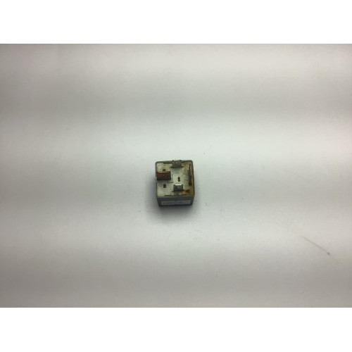 Volkswagen Audi Seat Skoda Çok Amaçlı Röle 22204007 191937503