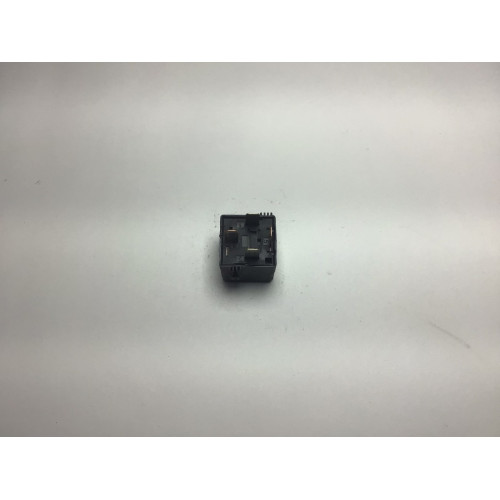 Mercedes 4 Pinli Siyah Röle 4RA007791-00 A0025421319