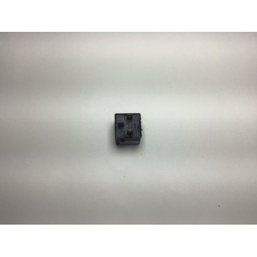 Volkswagen Golf Audi Seat Ibiza Leon Çok Amaçlı  Röle V23136-B0006-X080 4H0851253A