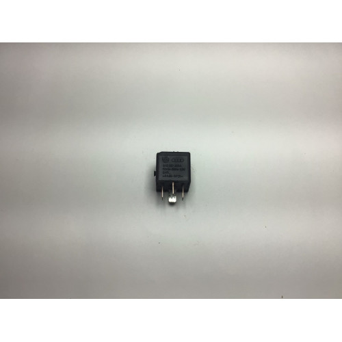 Volkswagen Golf Audi Seat Ibiza Leon Çok Amaçlı  Röle V23136-B0006-X080 4H0851253A