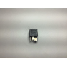 Volkswagen Audi Seat Skoda Röle 8D0951253 V23134-J52-X300