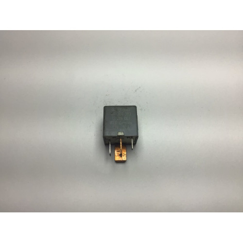 Volkswagen Audi Seat Skoda Röle 22205007 171906383
