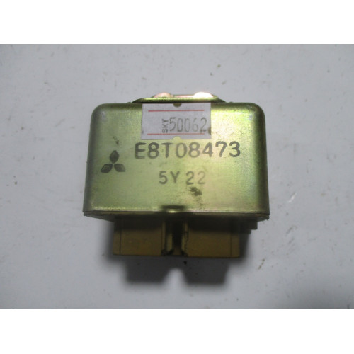 Mitsubishi Carisma Röle modülü E8T08473 