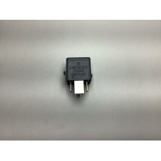 Mercedes Röle A0025422619 V23134-J52-X361