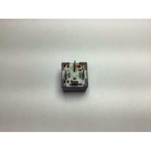 Volkswagen Audi Seat Skoda Röle 431951253G