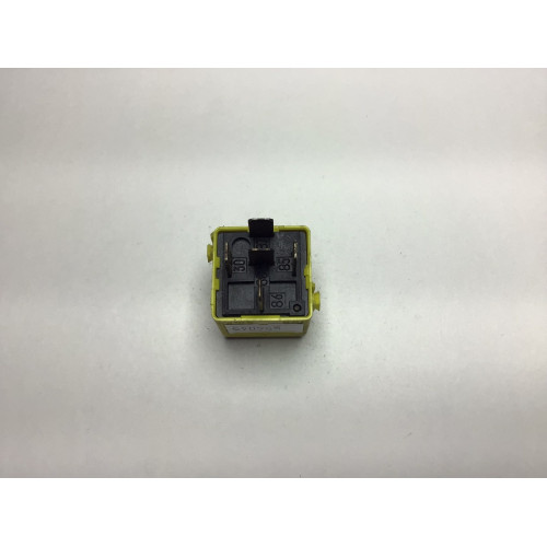 BMW E34 E36 Sarı Röle 61.36-1389105 V23134-K52-X181
