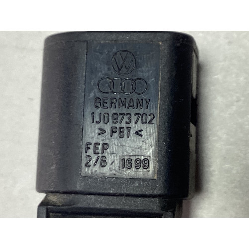 Volkswagen Polo Golf Vuruntu Sensörü 0261231146 1J0973702