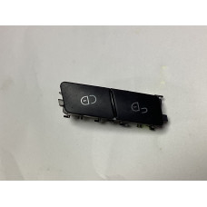 Mercedes W204 W212 Merkezi Kilit Düğmesi 03151610 A2048706410