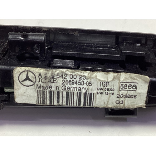 Mercedes C220 W204 Park Sensörü A2465420023 2069453-05