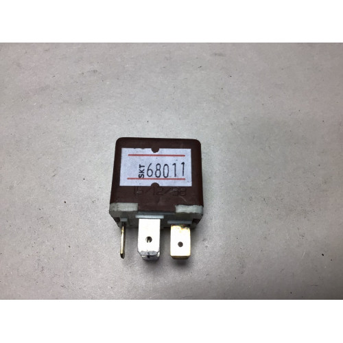 Renault R12 R21 Karbüratör Soğutma Rölesi 7700810929