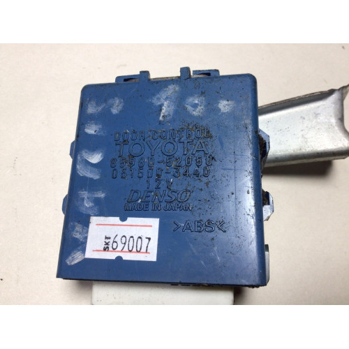 Toyota Kapı Kilidi Kontrol Ünitesi 85980-52050 051500-3440