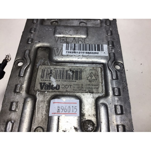 Volvo V70 XC70 Xenon Far Beyni 89030469