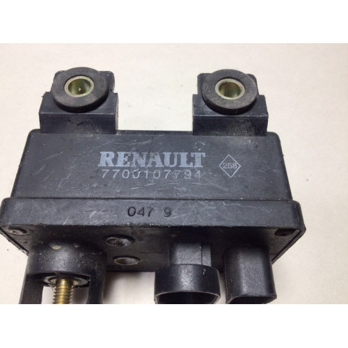 Renault Megane Volvo V40 S40 Ön Istıma Kutusu 7700107794