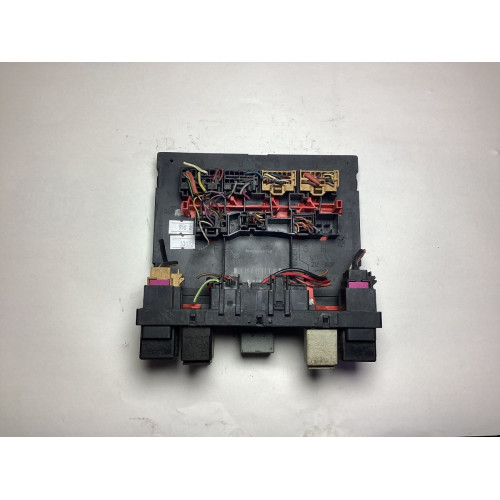 Volkswagen Passat B6 2.0 Sigorta Body Beyni 3C0937049J