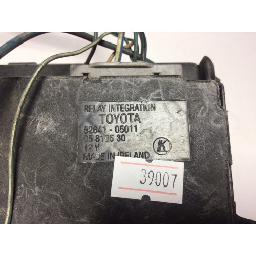 Toyota Avensis Sigorta Body Beyni 82641-05011 05810530 üzerindeki küçük modül satıldı