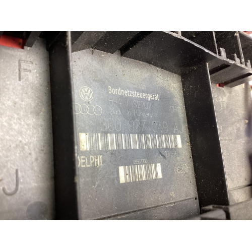 Volkswagen Passat B6 Sigorta Body Beyni 3C0937049AJ