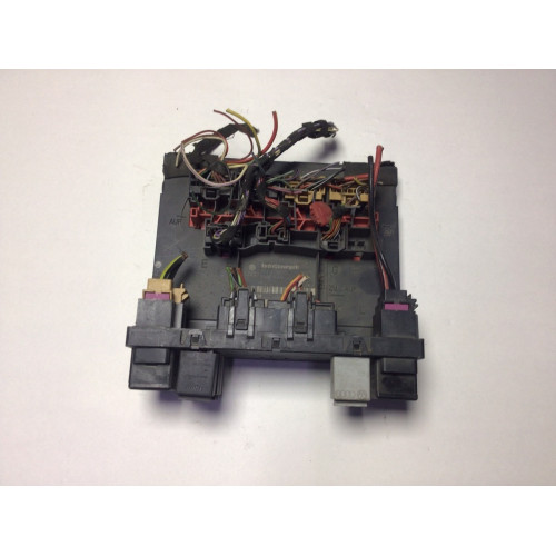Volkswagen Passat B6 Sigorta Body Beyni 3C0937049AJ