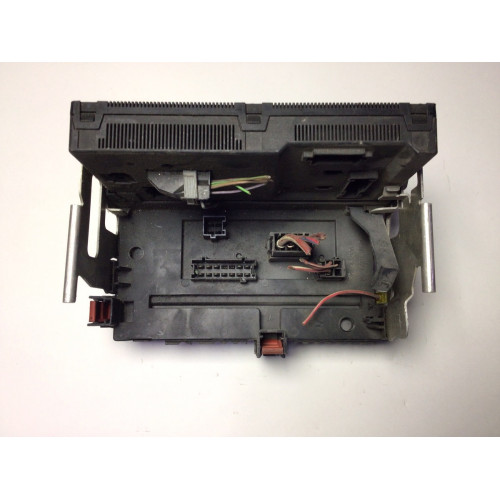 Mercedes W211 Sigorta Body Beyni A2215403050 A2215450801