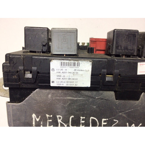 Mercedes W211 Sigorta Body Beyni A2215403050 A2215450801