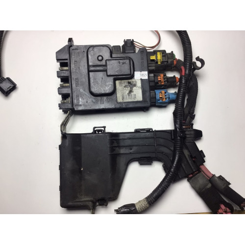 Renault Megane 3 Fluence Akü Kutup Başı Kesme Kutusu 243800011R