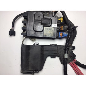 Renault Megane 3 Fluence Akü Kutup Başı Kesme Kutusu 243800007R
