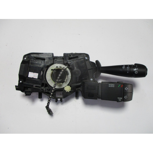 Dacia Duster Logan Sandero Sinyal Silecek Kolu Komple 681726046R