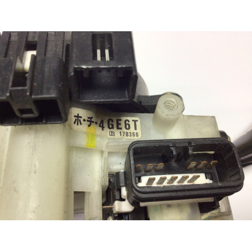Mazda Permacy Far Sinyal Kolu 4GE6T17B366