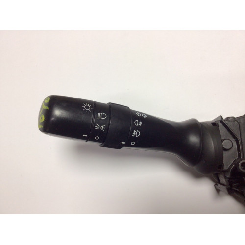 Toyota Verso Far Sinyal Kolu 0520017F421